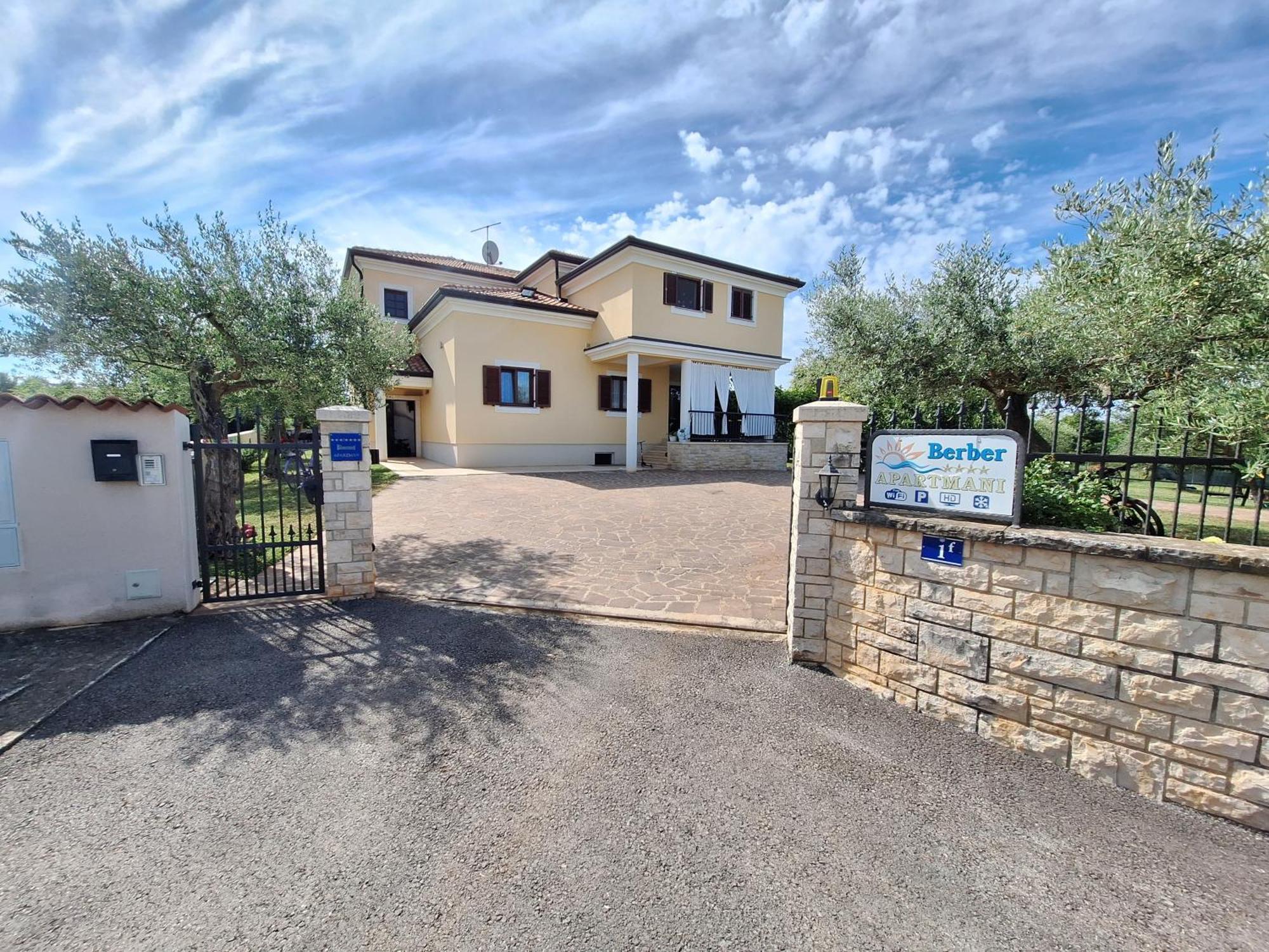Babici Apartmani Berber מראה חיצוני תמונה
